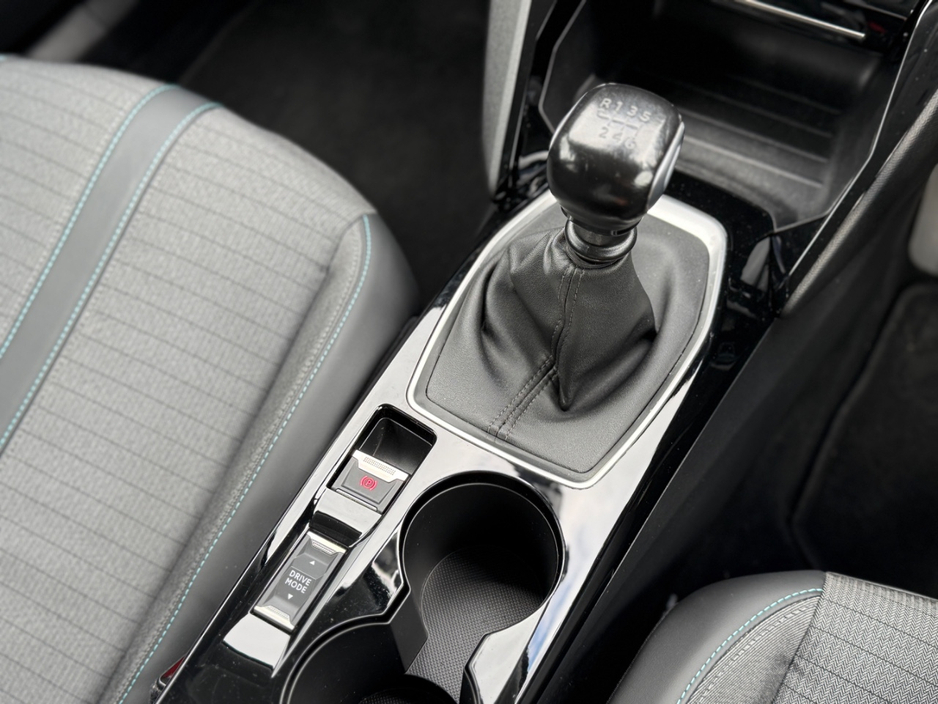 2022 Peugeot 2008 1.5L Diesel For Sale Images