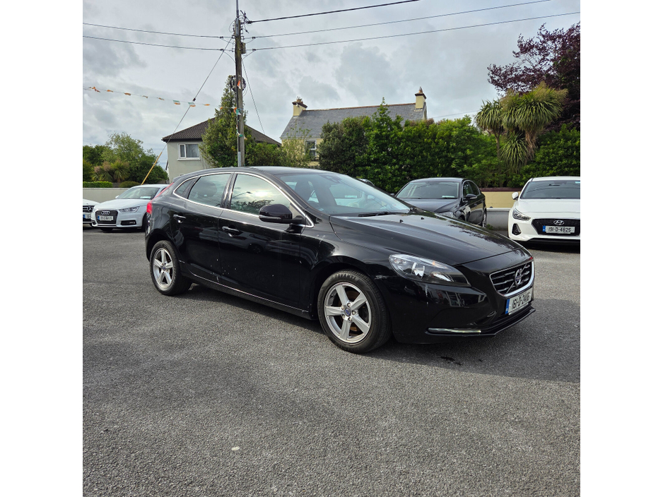 2016 Volvo V40 2L Petrol For Sale Images