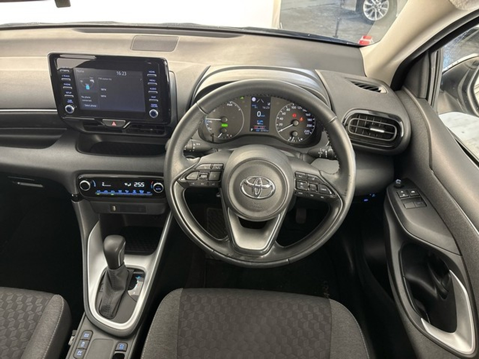 Toyota Yaris Luna — thumbnail 9