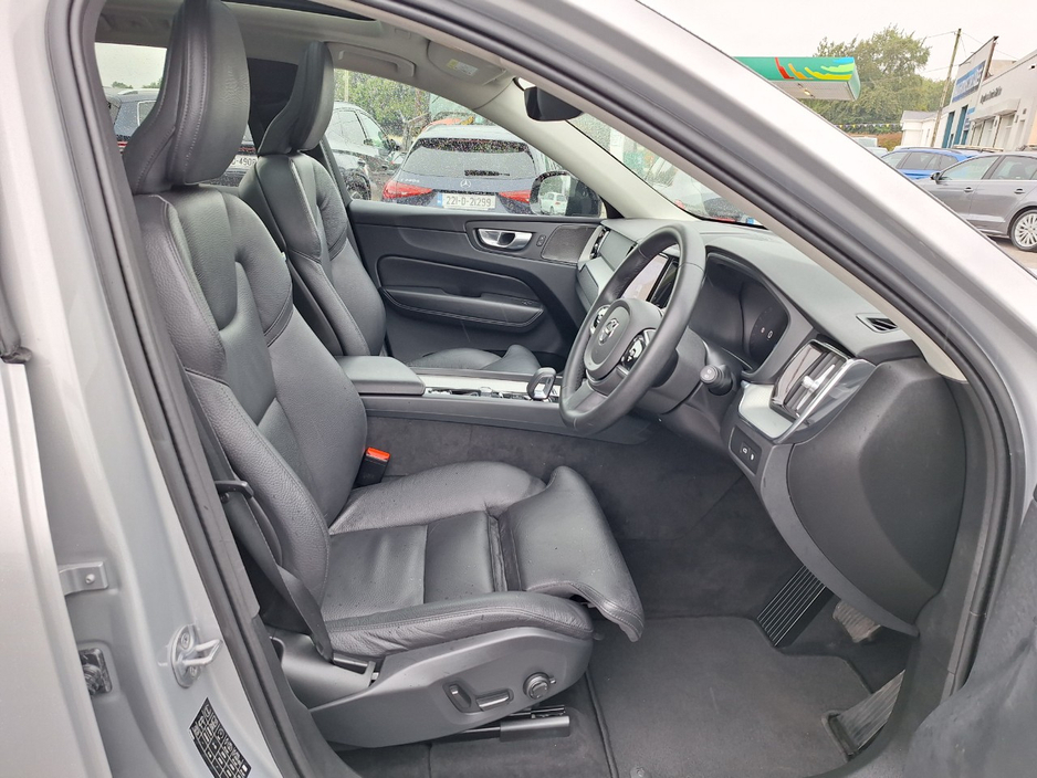 2023 Volvo XC60 2L Petrol Plug-in Hybrid For Sale Images