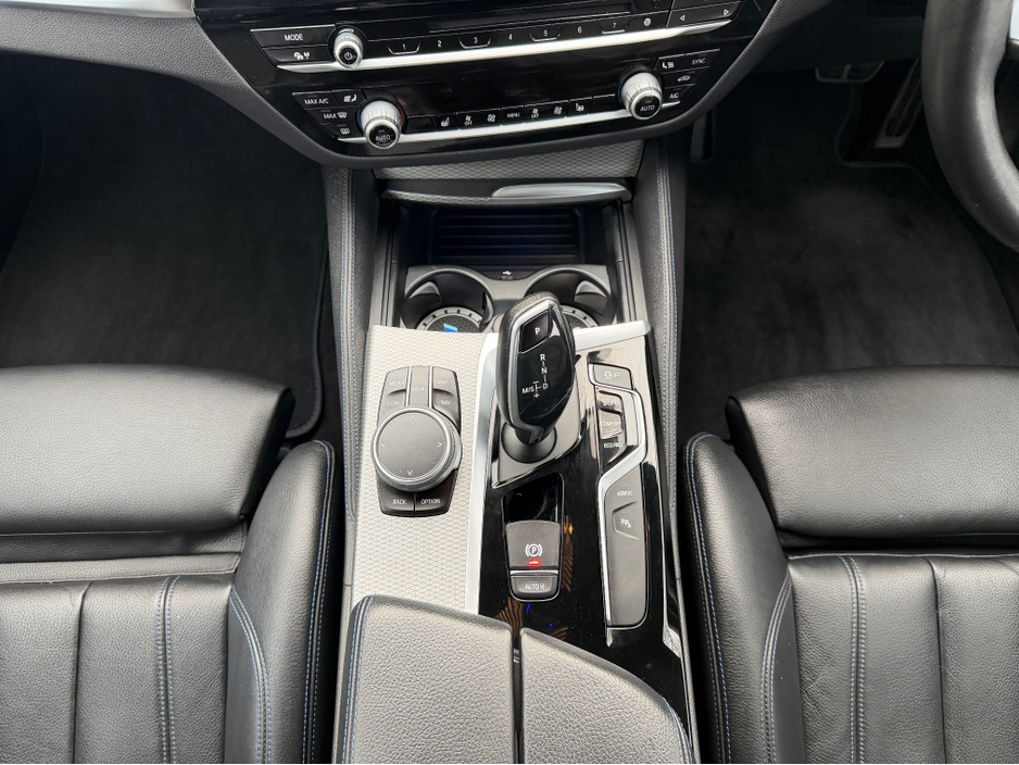 2019 BMW 5 Series 2L Petrol Plug-in Hybrid For Sale Images