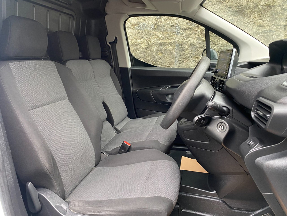 2021 Peugeot Partner 1.5L Diesel For Sale Images