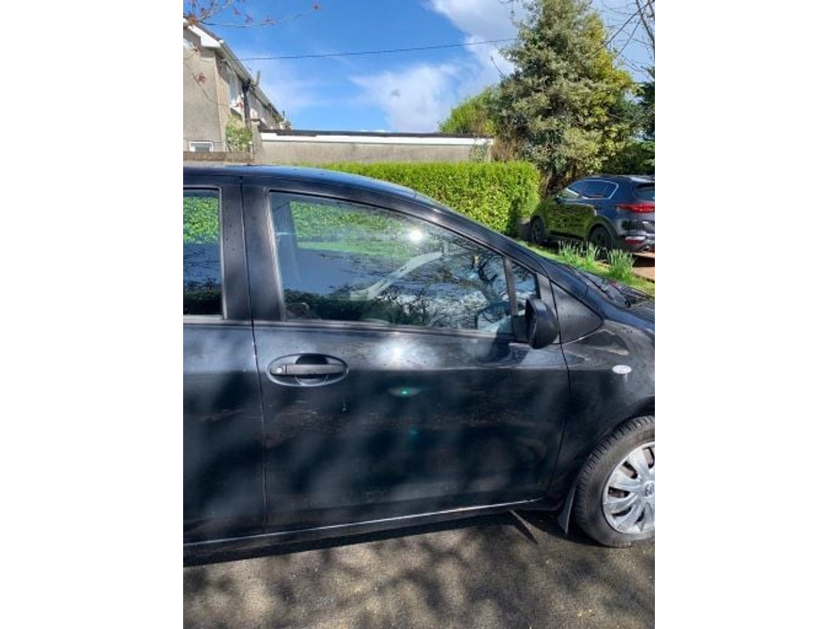 Toyota Yaris 1.0 Terra Hatchback Petrol Manual (69bhp) — thumbnail 6