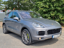 2015 Porsche Cayenne 3L Petrol Plug-in Hybrid For Sale Images