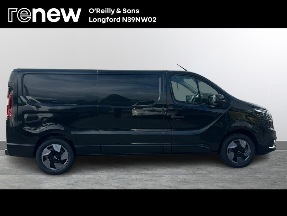 2026 Renault Trafic 2L Diesel For Sale Images