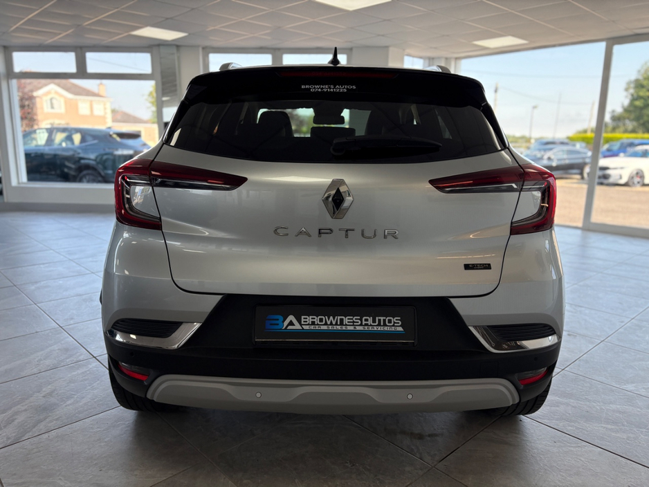 2023 Renault Captur 1.6L Hybrid For Sale Images