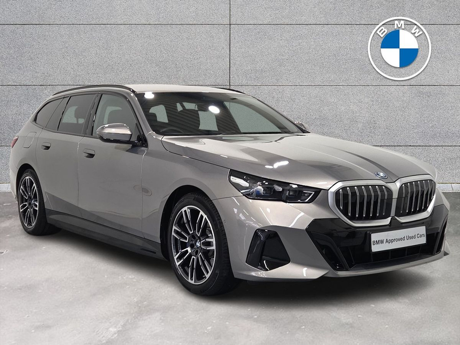 BMW 5 Series 530e M Sport Touring XB1