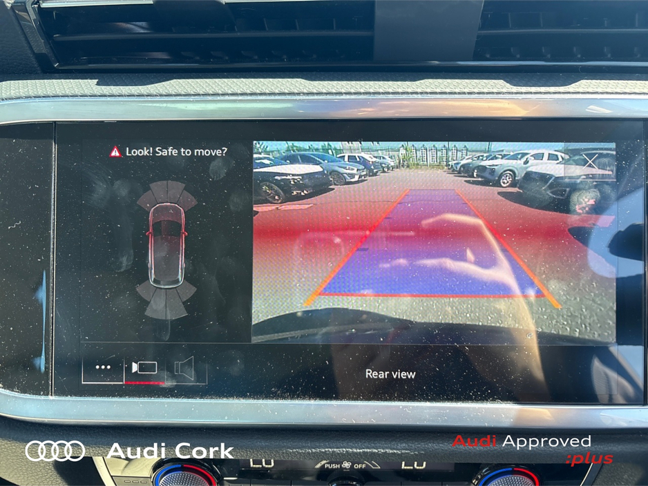 Audi Q3 2.0 35TDI 150BHP SE AUTOMATIC WITH COMFORT PACK, HIGH BEAM ASSIST & AMBIENT LIGHTING — thumbnail 18