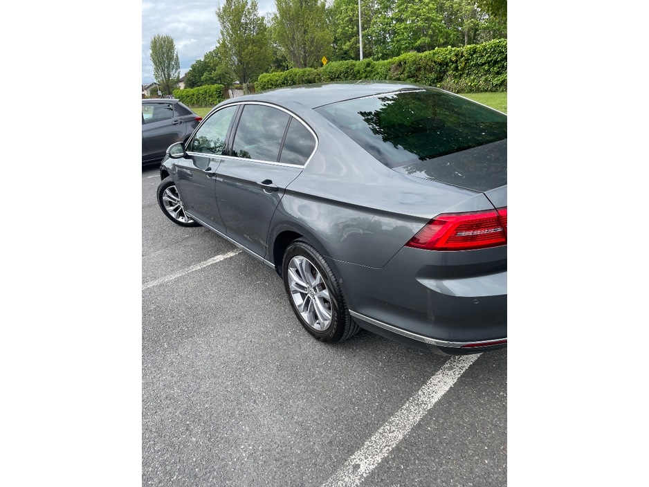 Volkswagen Passat HIGHLINE 1.6 TDI MANUAL 6SPEED FWD 120HP 4DR