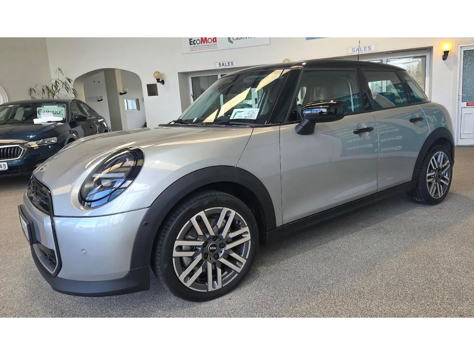 2025 MINI Cooper 1.5L Petrol For Sale Images