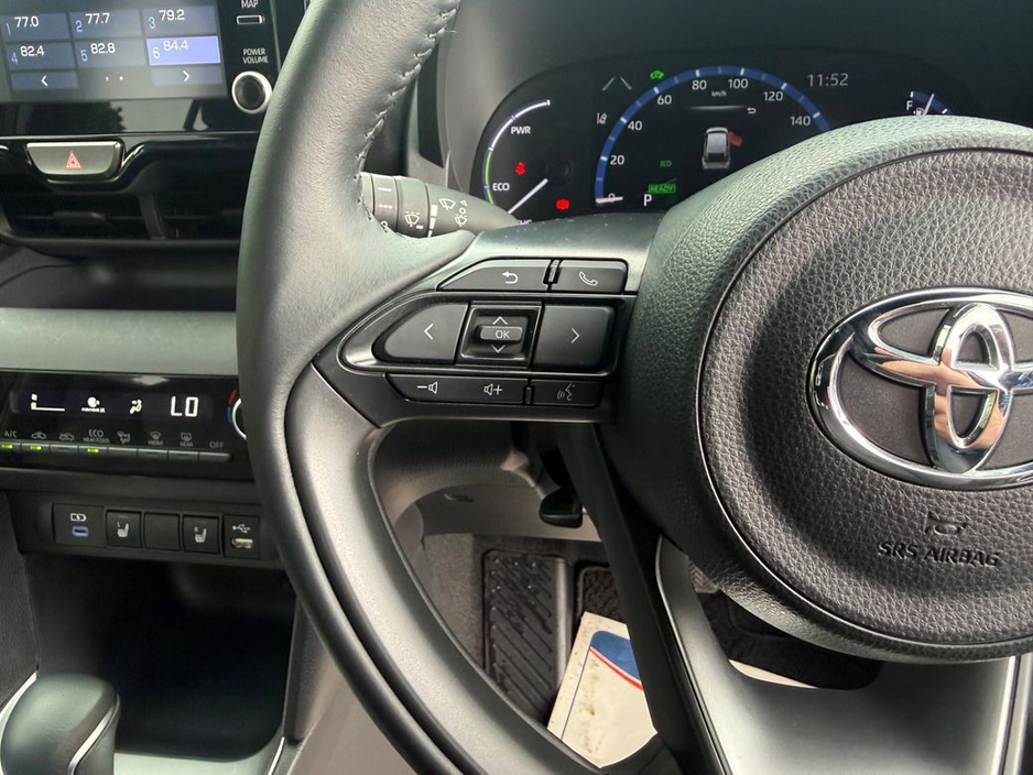 Toyota Yaris Cross 1.5 HYBRID / SOL TOP SPEC / LOW MILEAGE / TAX €150 (222 REG) — thumbnail 15