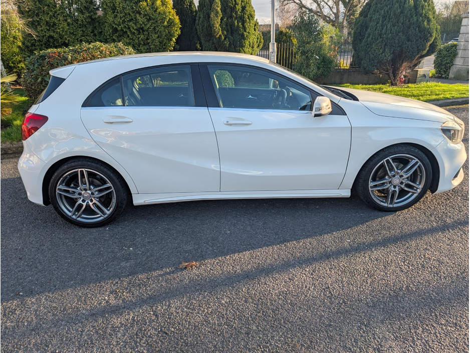 Mercedes-Benz A Class 200 D AMG LINE 5DR