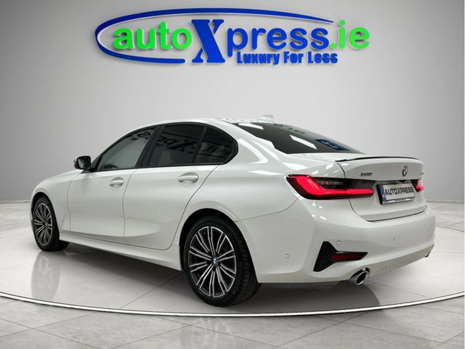 BMW 3 Series 320d xDrive 4WD — thumbnail 9