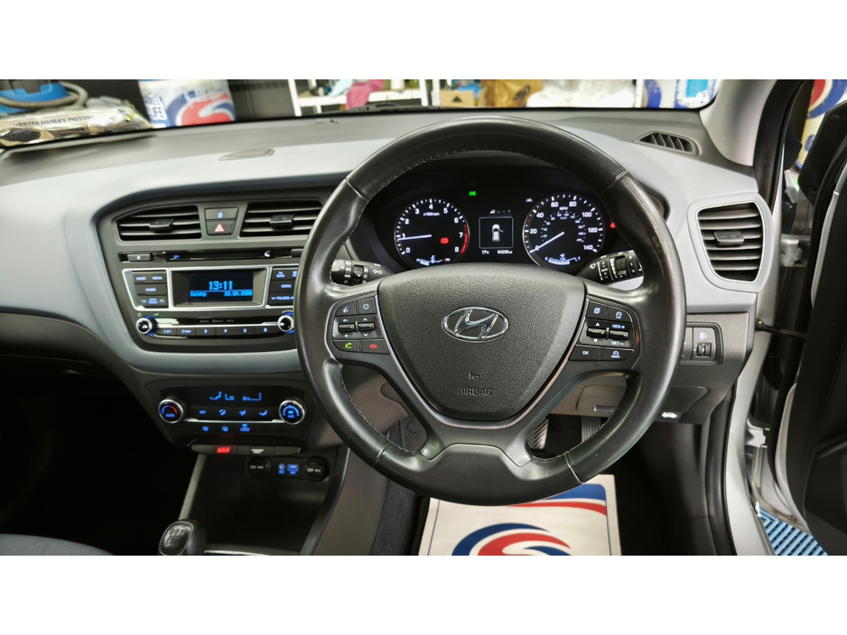 Hyundai i20 PREMIUM 83BHP 5DR — thumbnail 9