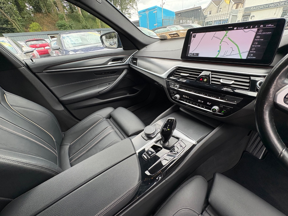 2022 BMW 5 Series 2L Petrol Plug-in Hybrid For Sale Images