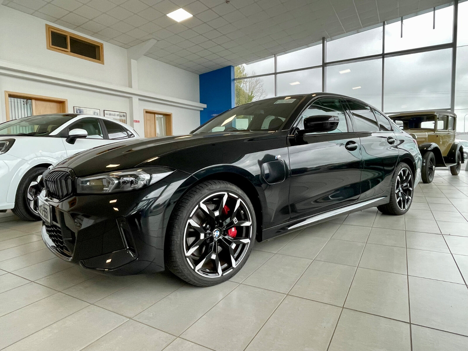 2025 BMW 3 Series 2L Petrol Plug-in Hybrid For Sale Images