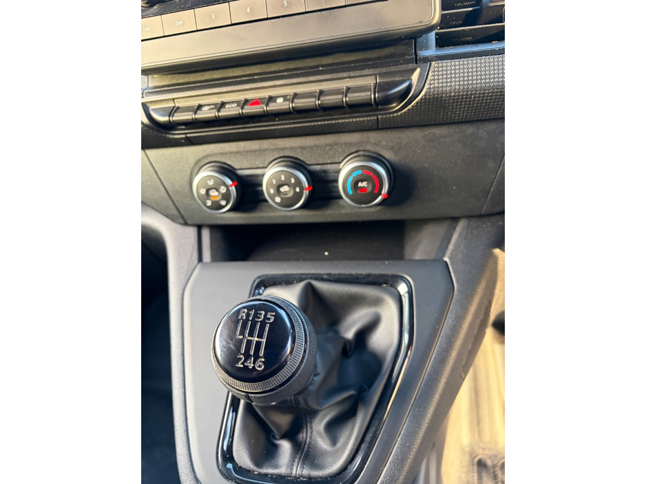 2023 Renault Kangoo 1.5L Diesel For Sale Images