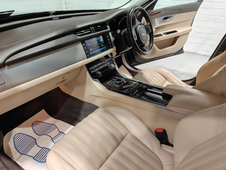 Jaguar XF 2.0 D PORTFOLIO 180PS AUTO 4DR — thumbnail 27