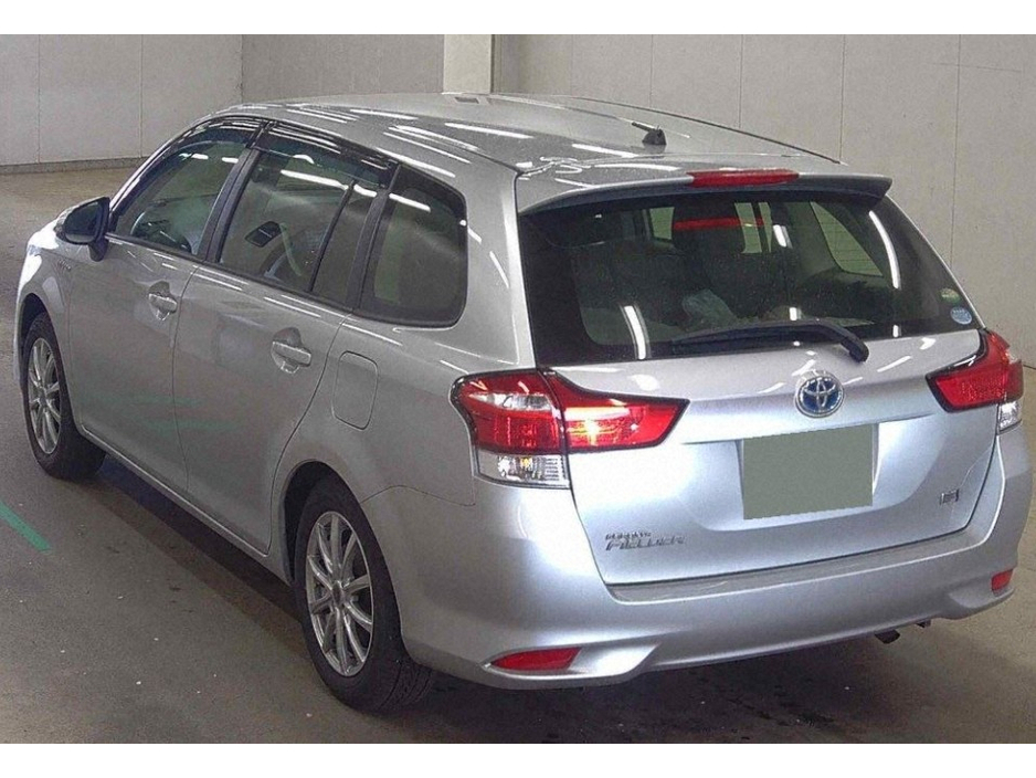 Toyota Corolla 1.5 Corolla Fielder Petrol Hybrid Auto — thumbnail 3