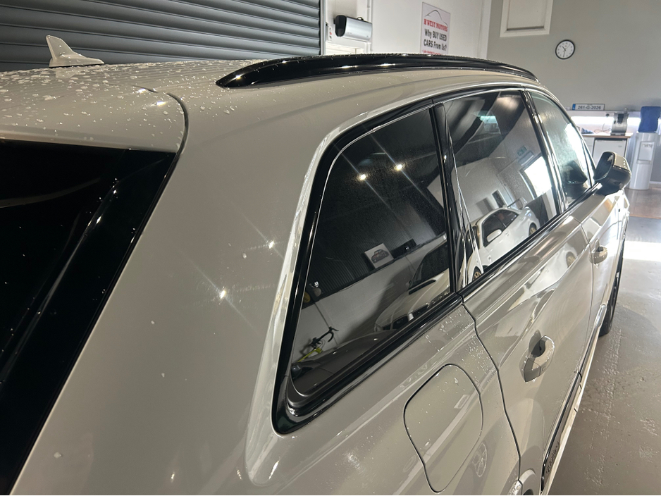 2020 Audi Q7 3L Petrol Plug-in Hybrid For Sale Images
