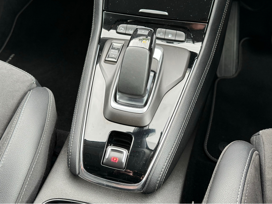 2023 Opel Grandland 1.6L Petrol Plug-in Hybrid For Sale Images