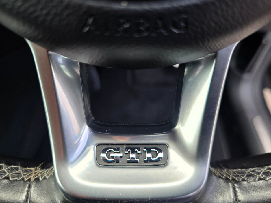 2016 Volkswagen Golf 2.0L Diesel For Sale Images