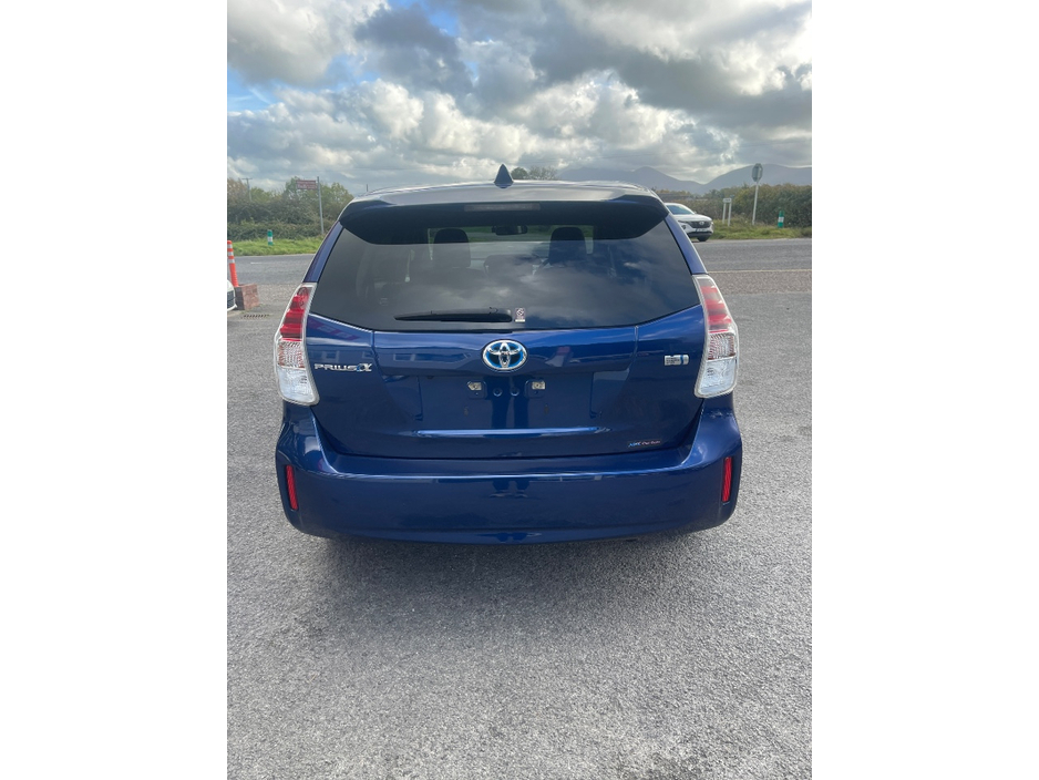 2016 Toyota Prius Alpha 1.8L Petrol Hybrid For Sale Images