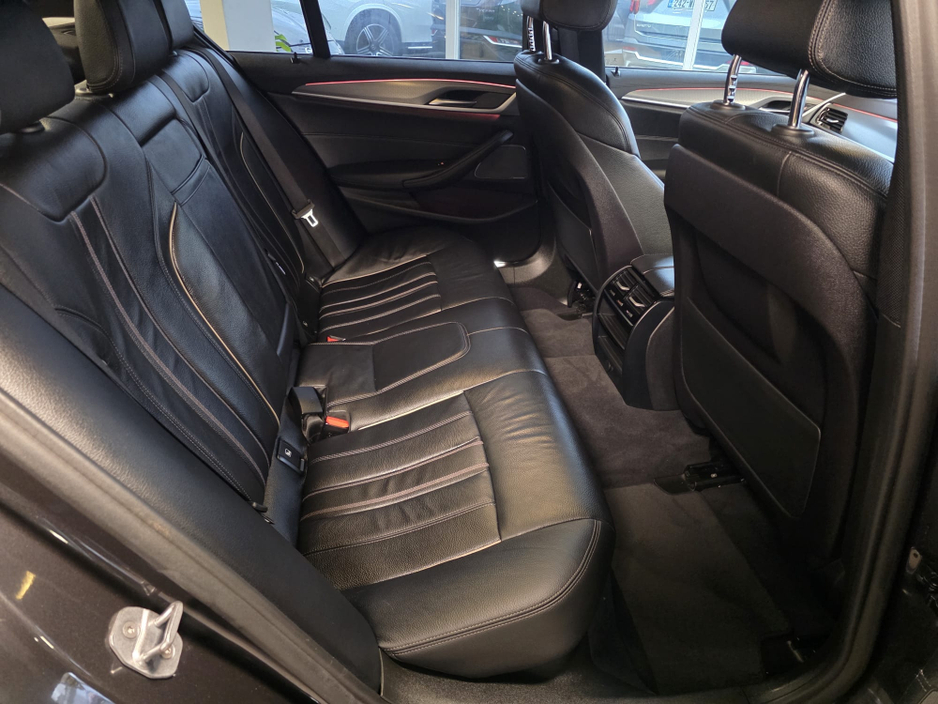 2019 BMW 5 Series 2L Petrol Plug-in Hybrid For Sale Images