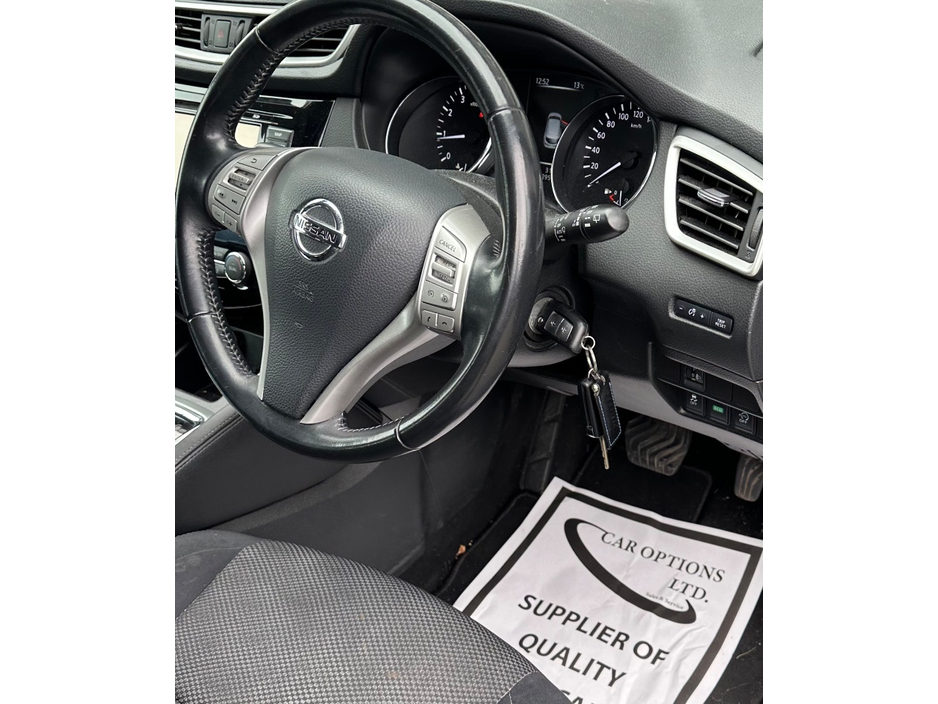 Nissan Qashqai 1.2 SV CVT MY16 NC E6 4DR AUTO — thumbnail 7