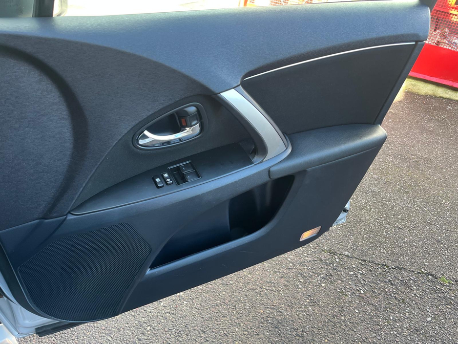 2013 Toyota Avensis 2L Diesel For Sale Images