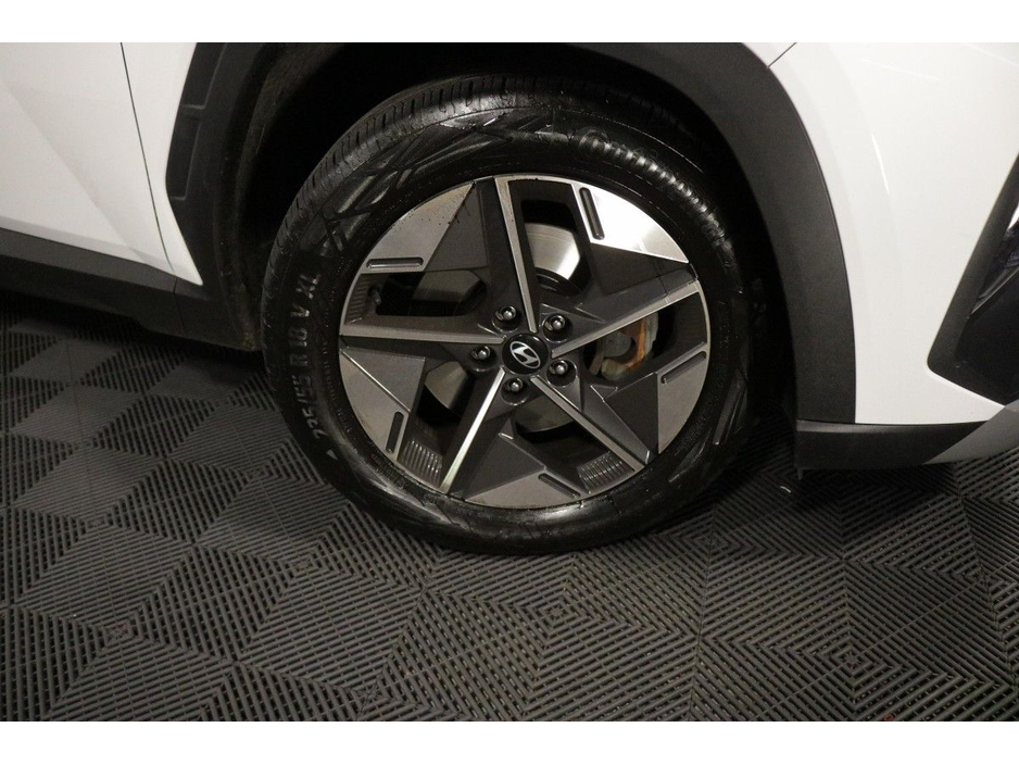 Hyundai Tucson Executive Ex Demo 1.6l Diesel SUV - 4.9% APR Finance Rate - No Deposit - PCP & HP Available — thumbnail 4