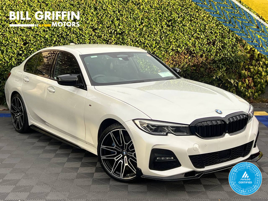 BMW 3 Series 330e M-SPORT COMPETITION 2.0 HYBRID AUTO // SERVICE HISTORY // HEADS-UP DISPLAY // APPLE CARPLAY // AMBIENT LIGHTING PACK