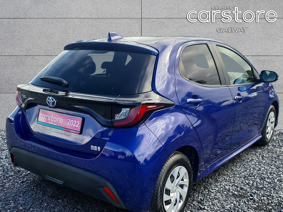 Toyota Yaris Hybrid X — thumbnail 3