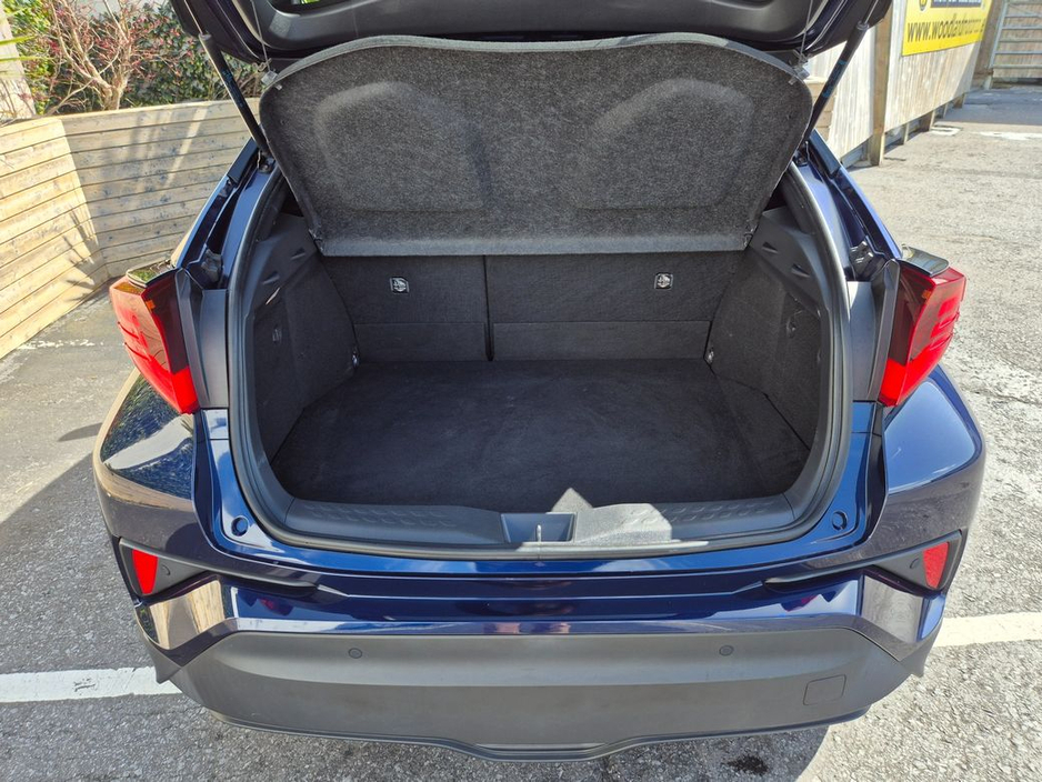 Toyota C-HR 1.8 HYBRID / SOL NERO EDITION WITH SAFETY PACK / TAX €160 — thumbnail 9