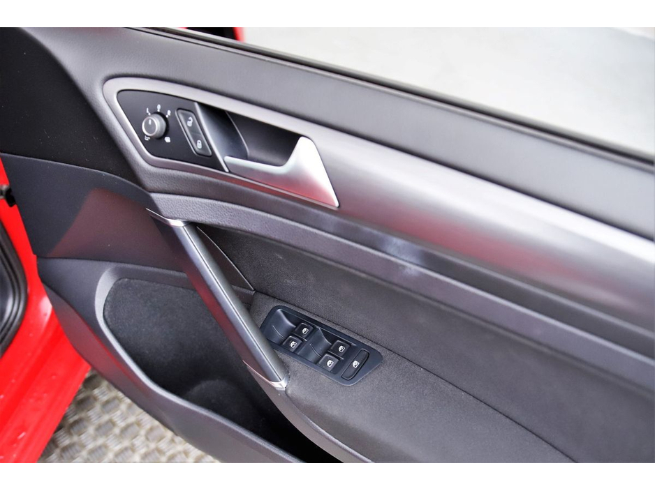 Volkswagen Golf 1.2 TSI DSG MK7.5 COMFORTLINE *REVERSE CAM*CARPLAY*ANDROID*PARK SENSORS* — thumbnail 25