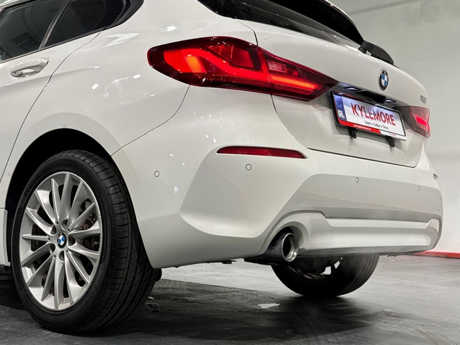 BMW 1 Series 1.5 AUTOMATIC - NEW MODEL - PLAY EDITION - FACTORY ALLOYS - REAR CAMERA - ELECTRIC SEATS — thumbnail 10