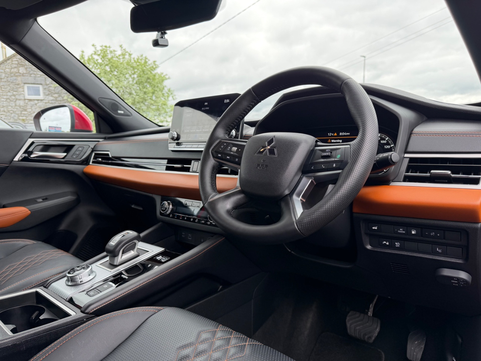 2022 Mitsubishi Outlander 2.4L Petrol Plug-in Hybrid For Sale Images