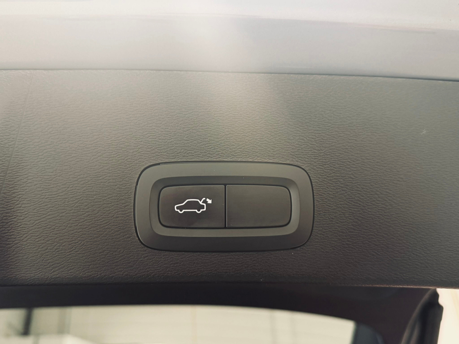 2023 Volvo XC40 0.9L Electric For Sale Images