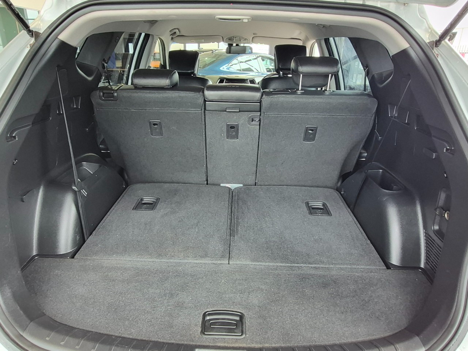 2013 Hyundai Santa Fe 2.2L Diesel For Sale Images