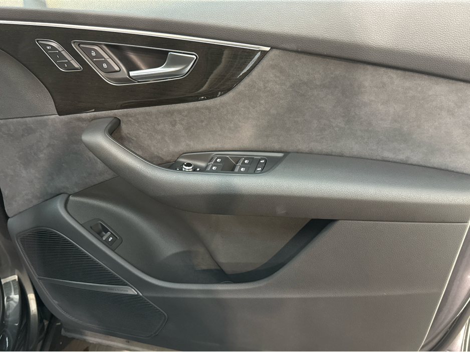 2025 Audi Q7 3L Diesel For Sale Images