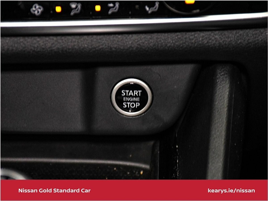 Nissan Qashqai 1.3 PET MILD HYBRID SV WITH HEATED FRONT SEATS - HEATED STEERING WHEEL - HEATED WINDSCREEN - MEGA SALE PRICE — thumbnail 22