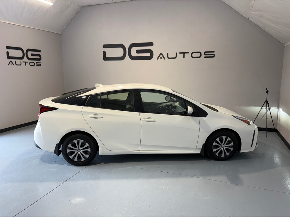 2022 Toyota Prius 1.8L Hybrid For Sale Images