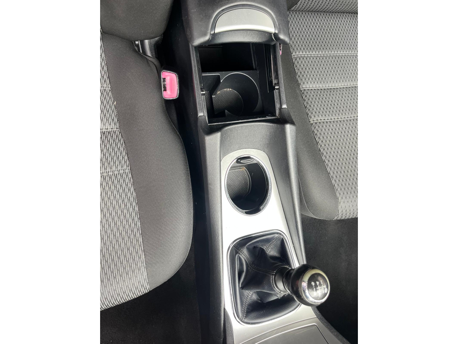 2013 Toyota Avensis 2L Diesel For Sale Images