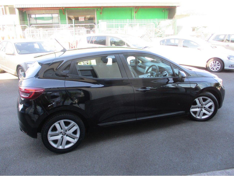 2022 Renault Clio 1L Petrol For Sale Images