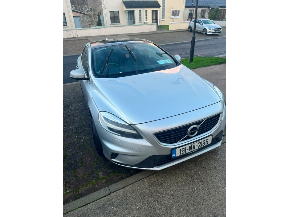 2019 Volvo V40