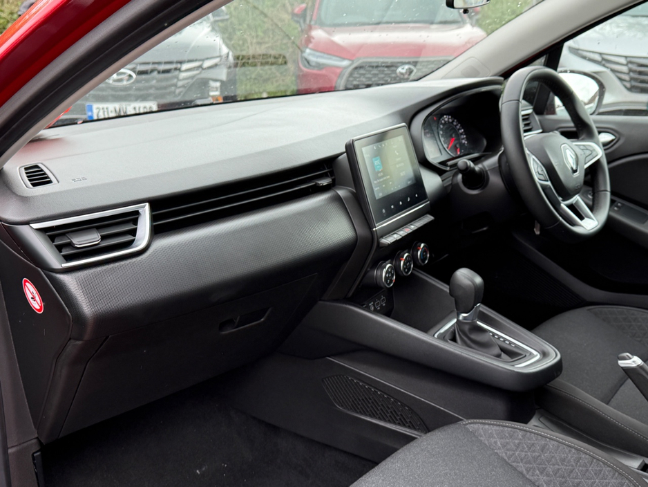 2023 Renault Clio 1L Petrol For Sale Images