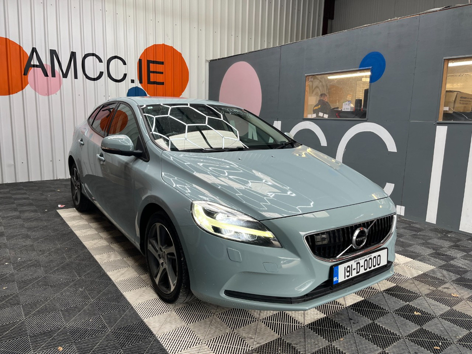 Used Volvo V40 2019 in Dublin