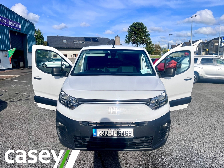 2023 Fiat Doblo 1.5L Diesel For Sale Images