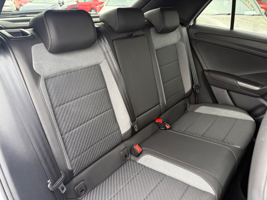 2021 Volkswagen T-Roc 2L Diesel For Sale Images