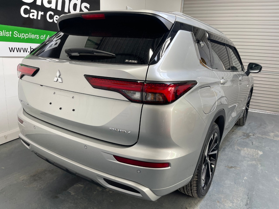 2022 Mitsubishi Outlander 2.4L Petrol Plug-in Hybrid For Sale Images